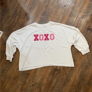 Chic Soul White Sweatshirt with Pink XOXO